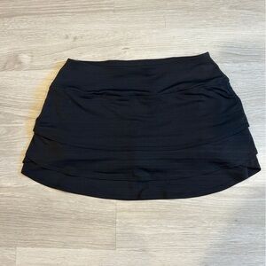 Athleta Women’s Black Stripe Swagger Tiered Skort - Small